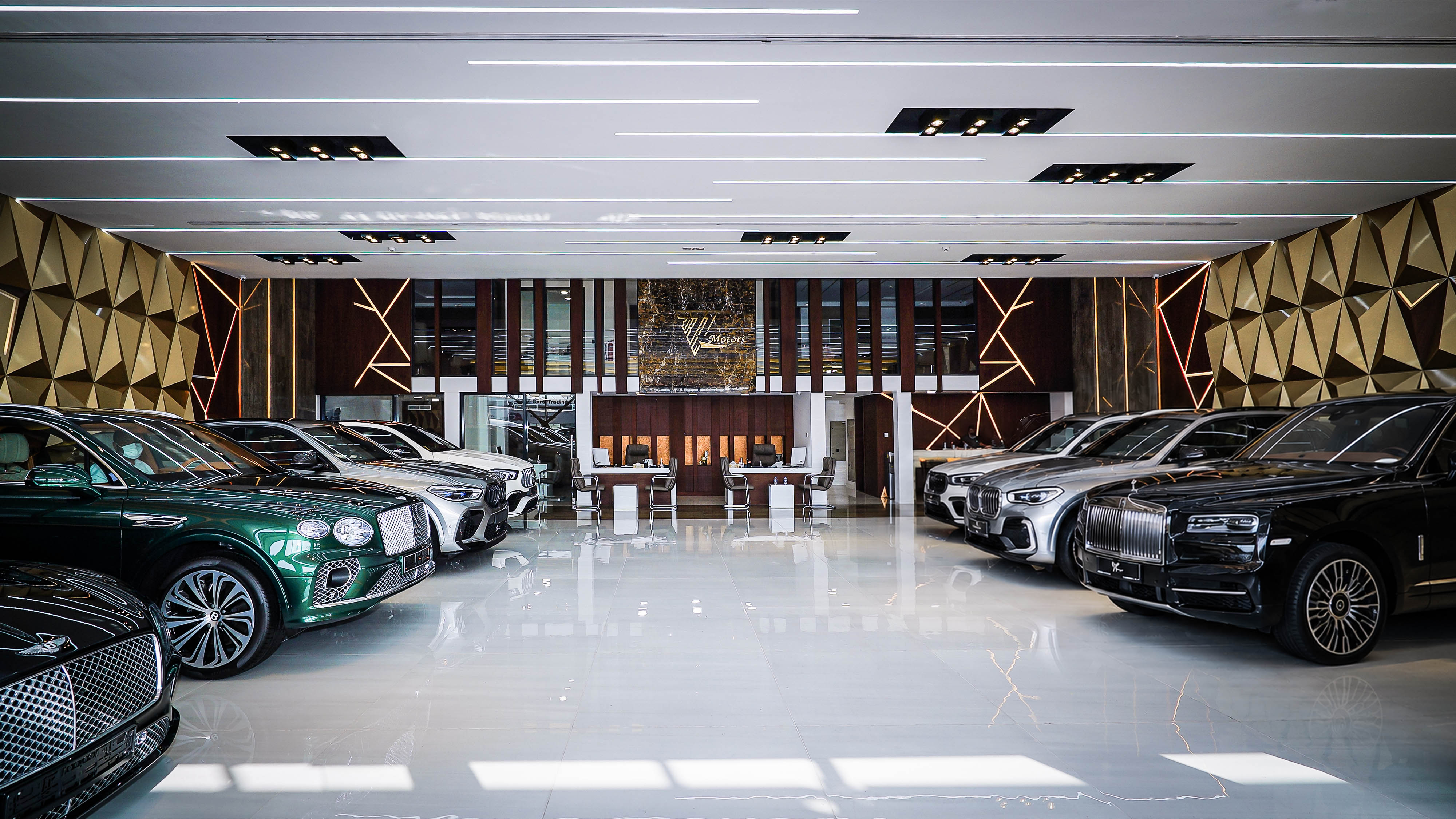 777 CAR SHOWROOM